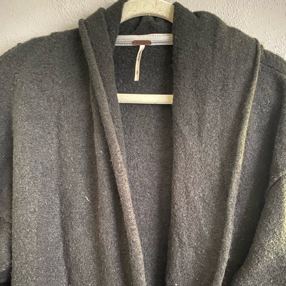 Free People Sweater Size Small Oversized Button Down Cardigan Wool Blend - Picture 2 of 11